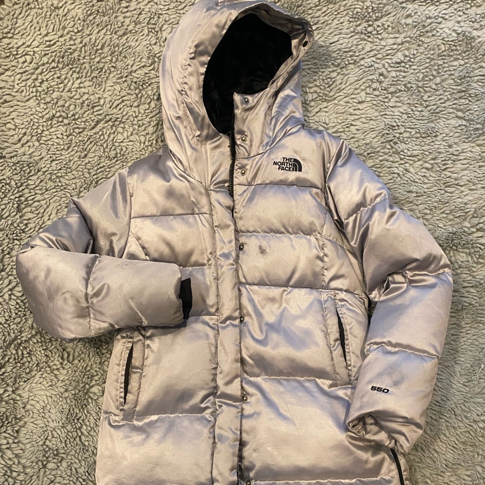 Beautiful Girls Northface coat!! Silver/metallic SZ 10/12 original price $400